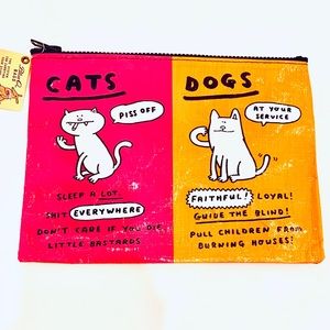 Blue Q | Cats and dogs Zipper Pouch